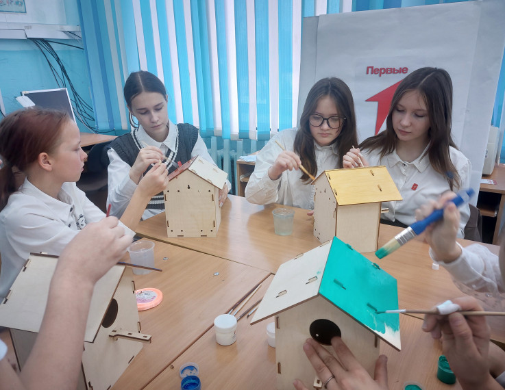 Декоративно-прикладной мастер-класс по изготовлению кормушек для птиц.